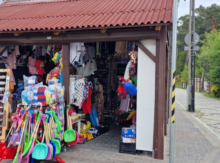 Stoisko z pamiątkami i zabawkami 